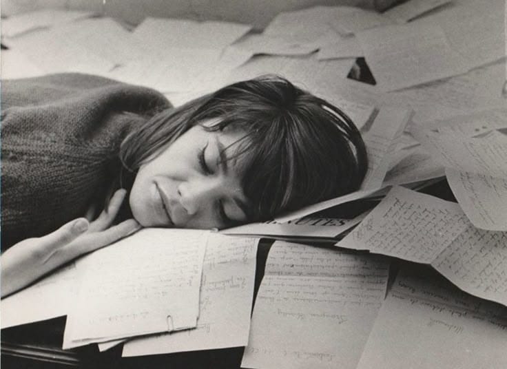 AĞUSTOS UÇUP GİTTİ